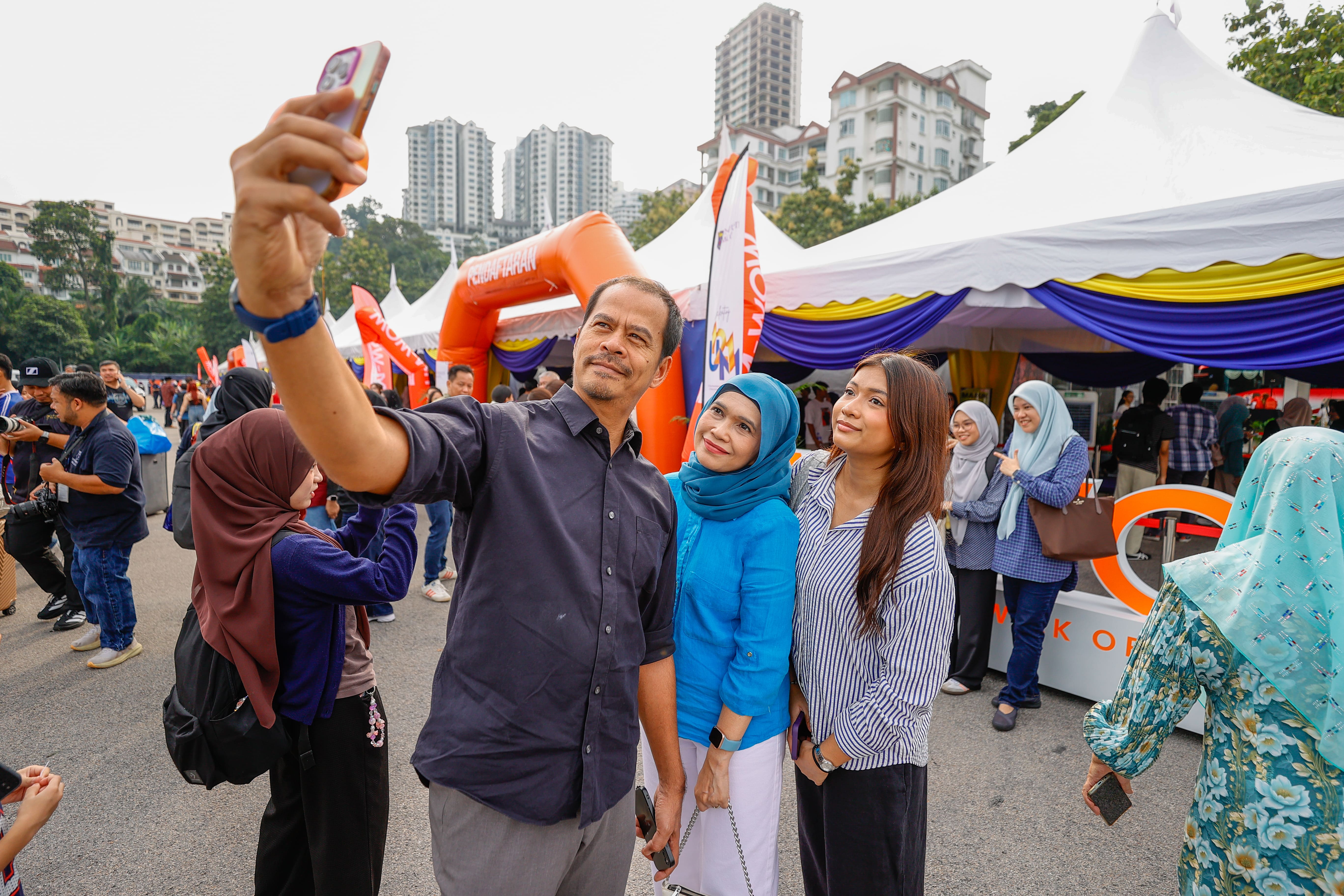 Sekitar suasana pendaftaran pelajar baharu Universiti Malaya sesi 2026:2027 .jpeg